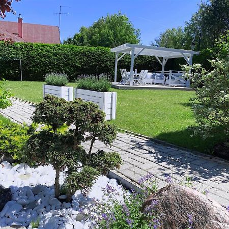 Szary Domek Apartamenty אוסטקה מראה חיצוני תמונה