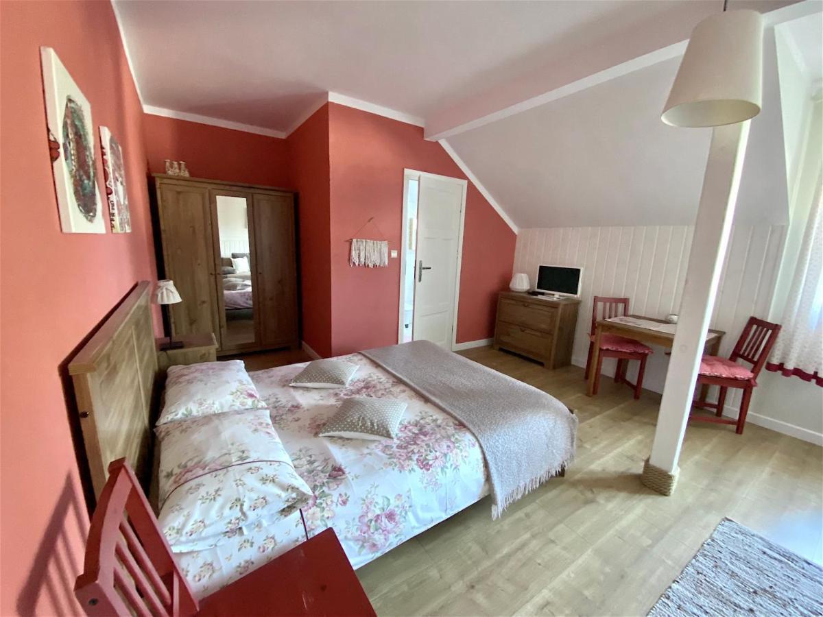 Szary Domek Apartamenty אוסטקה מראה חיצוני תמונה