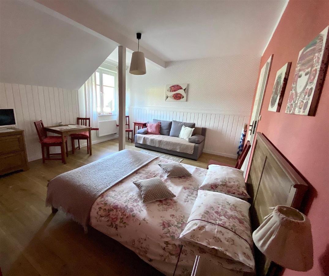 Szary Domek Apartamenty אוסטקה מראה חיצוני תמונה