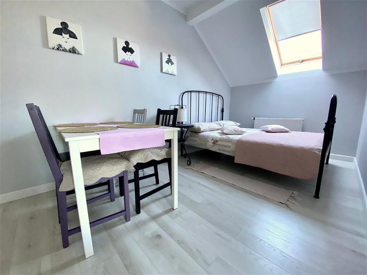 Szary Domek Apartamenty אוסטקה מראה חיצוני תמונה