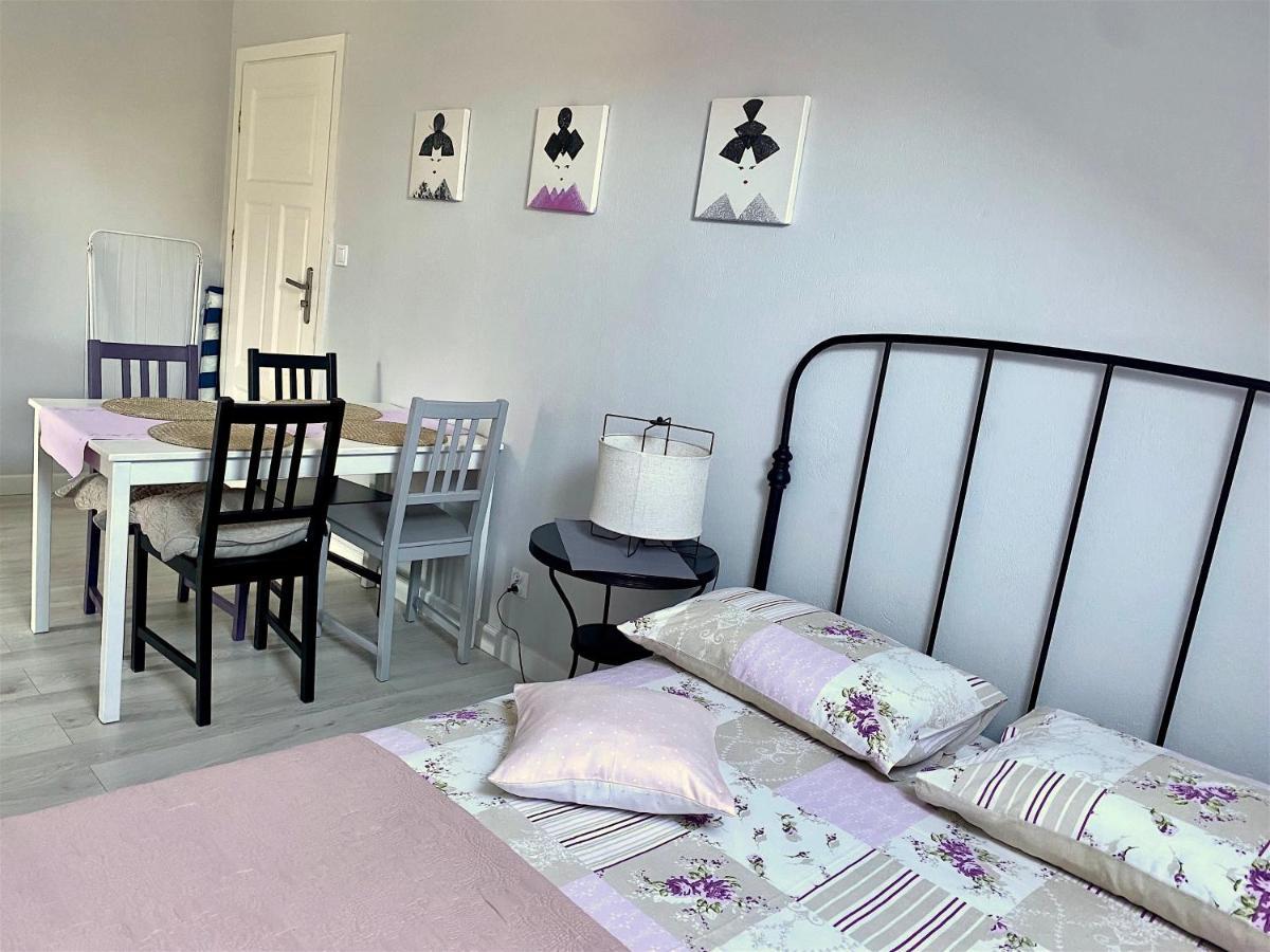 Szary Domek Apartamenty אוסטקה מראה חיצוני תמונה